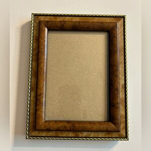 VINTAGE  HARD PLASTIC MARBLE LOOK ANTIQUE PICTURE FRAME USA MADE HANGS & STANDS